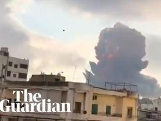 V Bejrútu došlo k obrovským explozím. 25 mrtvých a 2500 zraněných