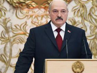Lukašenko „vyhrál“ volby, ale nevyhrává souboj o Bělorusko