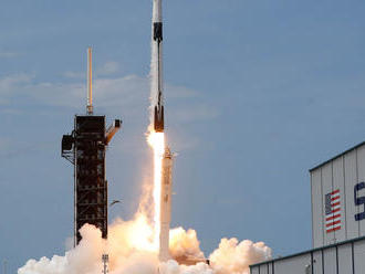 Muskova SpaceX získala miliardovou zakázku od americké armády. Plánuje i cestu na Mars