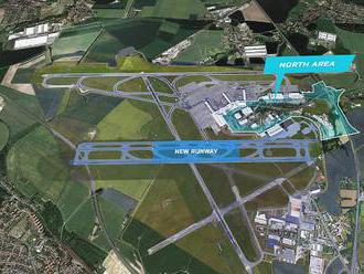 VIDEO: Rozšířit letiště o novou ranvej? Vedení města není v otázce jednotné