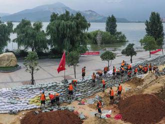 Letné záplavy v Číne spôsobili škody za vyše 25 miliárd dolárov