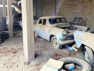 V Saudské Arábii našli desítky starých sovětských aut, kde se tam vzala, nikdo neví