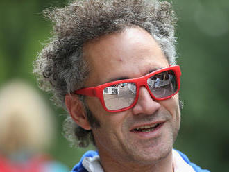 Palantir takes swings at Silicon Valley on its way to Wall Street