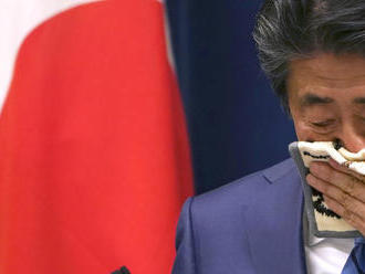 Najdlhsie posobiaci japonsky premier Sinzo Abe rezignoval na svoj post kvoli zdravotnym problemom