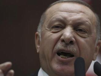 Erdogan hrozí odvetou, ak niekto zaútočí na turecké prieskumné lode