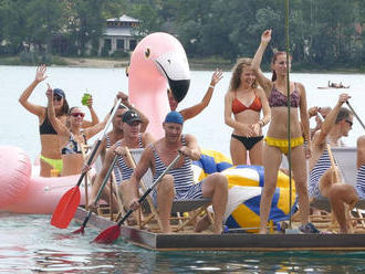 Bratislavčania sa vybláznili na Draždiaku pri prehliadke kreatívnych plavidiel
