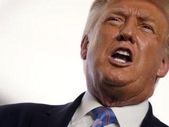 Nechce byť strapatý a oranžový. Trump mení ekologické normy