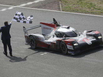 Závod 24 hodin Le Mans vyhrála potřetí za sebou Toyota