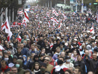 Na demonstraci v Minsku se sešly desítky tisíc lidí