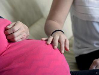 Vláda schválila zavedenie novej dávky tehotenské