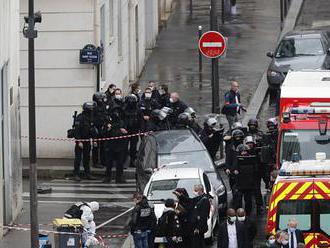 Útočník z Paříže obviněn z pokusu o vraždu s motivem terorismu