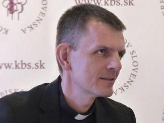 Kramara: Nariadiť kňazom, aby sa prestali verejne sláviť omše,môžu len biskupi