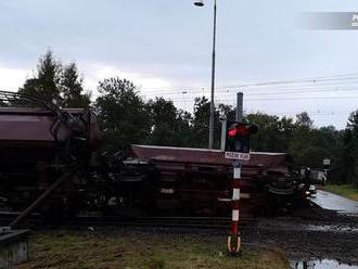 Pri Veľkých Levároch sa vykoľajil nákladný vlak, nikto sa nezranil