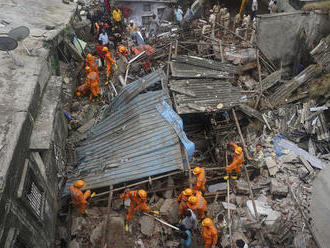 Kolaps budovy v Indii zabil najmenej 10 ľudí