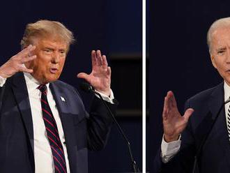 Trump a Biden predviedli prerušovanú debatu