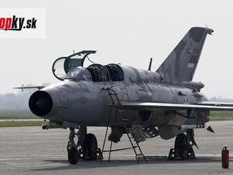 Na západe Srbska sa zrútila stíhačka typu MiG-21, prebieha pátranie