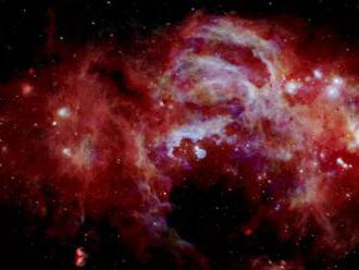 Astronómovia skúmajú dosiaľ neobjasnené oblaky plynov v strede Mliečnej dráhy