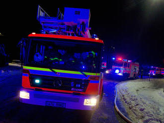 V Petřvaldu na Karvinsku v Šumbarské ulici zasahovaly celkem čtyři jednotky hasičů – dvě z HZS MSK,…