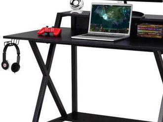 Herný stôl so zabudovanými konektormi pre všetkých milovníkov počítačových hier.