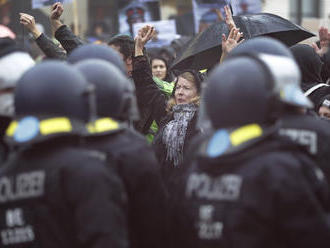 Vo Viedni protestovalo proti karanténnym opatreniam zhruba 5000 ľudí