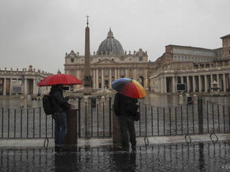 Vatikán začal očkovať bezdomovcov proti koronavírusu