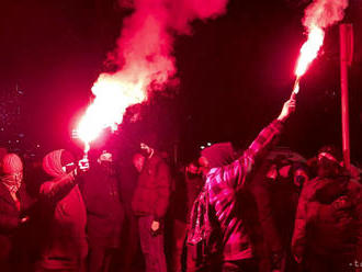 Tisíce Poliakov protestovali proti takmer úplnému zákazu interrupcií