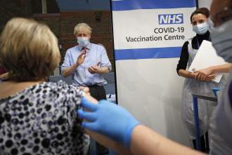 Británia: Ešte tak dva tri roky budú ľudia ohrození, všetko závisí od vakcín