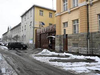 Piatková previerka v prešovskej väznici nebude, člen komisie mal pozitívny test