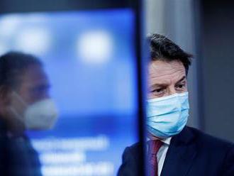Italští poslanci vyslovili důvěru vládě premiéra Conteho, přežití ale nemá jisté
