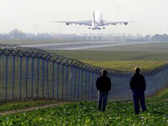 Nechtěný rekord. Letiště v Ruzyni hlásí nejméně cestujících za 25 let