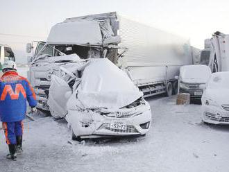 Nehoda 130 áut v Japonsku si vyžiadala jednu obeť
