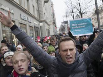 Po celom Rusku sa konajú protesty na podporu Navaľného, polícia zatkla desiatky osôb