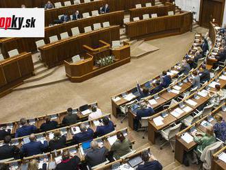 Poslanci Národnej rady ukončili piatkové rokovanie: Do lavíc sa vrátia až v stredu