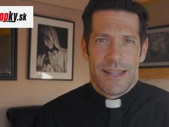Podcast atraktívneho kňaza sa stal nečakaným hitom: O TOMTO v ňom hovorí
