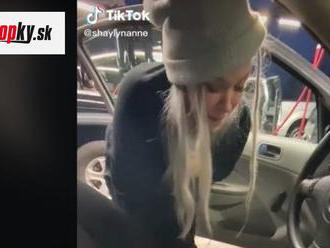 VIDEO Dievčina si chcela na benzínke povysávať auto: Skončilo sa to katastrofou