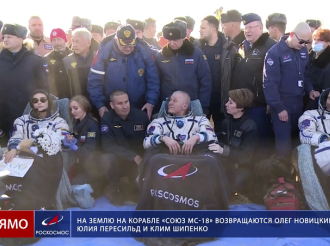 Ruští filmaři se vrátili v pořádku z ISS, kde natáčeli záběry pro nový film