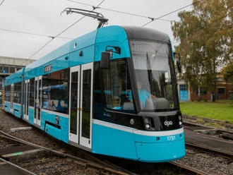 Nová tramvaj Škoda 39T začala jezdit ve zkušebním provozu v ulicích Ostravy