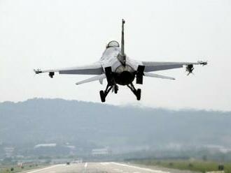 Slovensko by malo budúci rok vyslať do USA technikov, budú sa starať o stíhačky F-16