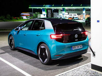 Dobití elektrického VW ID.3 vychází už teď klidně dráž než dotankování nafty. A líp nebude