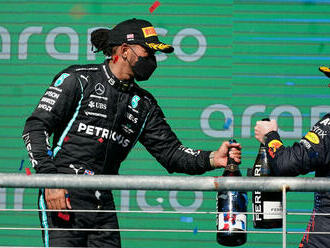 Sú súboje Hamiltona s Verstappenom nešportové? Expert: Aj Lauda bojoval s Huntom