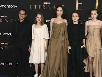 Jolie na premiére s deťmi, Zahara si vzala jej oscarové šaty! A Hayekovej dcéra? Rastie do krásy
