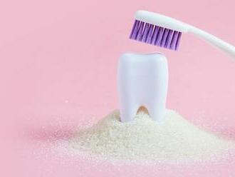 Hlavné omyly ústnej hygieny. Je zubná pasta nevyhnutná?