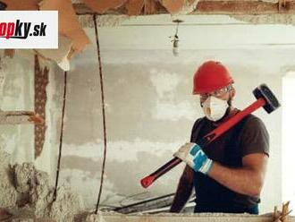 VIDEO Mladík pri renovácii domu narazil na ohromujúci objav medzi dvomi stenami