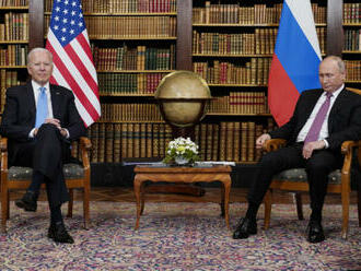 Biden a Putin budou v úterý jednat hlavně o Ukrajině; čeká je videohovor