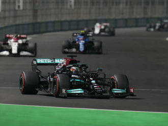 Verstappen bude v Saúdské Arábii útočit na titul, pole position má však Hamilton