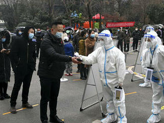 ONLINE: Číne sa vymklo spod kontroly jedno mesto, ale za celú pandémiu hlási len 4 600 obetí