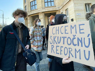 Rada OZPŠaV vyhlásila štrajkovú pohotovosť, žiada riešenie situácie v školstve