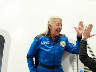 Raketa firmy Blue Origin vyniesla k vesmíru dcéru prvého amerického astronauta