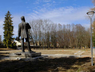 V žilinskom Parku Ľudovíta Štúra nainštalovali prvý poesiomat na Slovensku