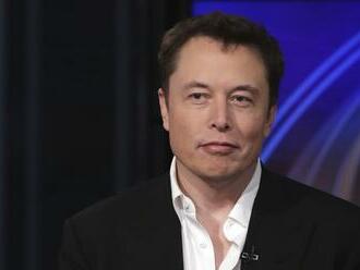 Elona Muska obviňujú, že zaberá vo vesmíre príliš veľa miesta: Takto zavrel ústa kritikom